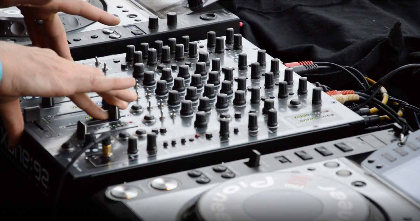 dj